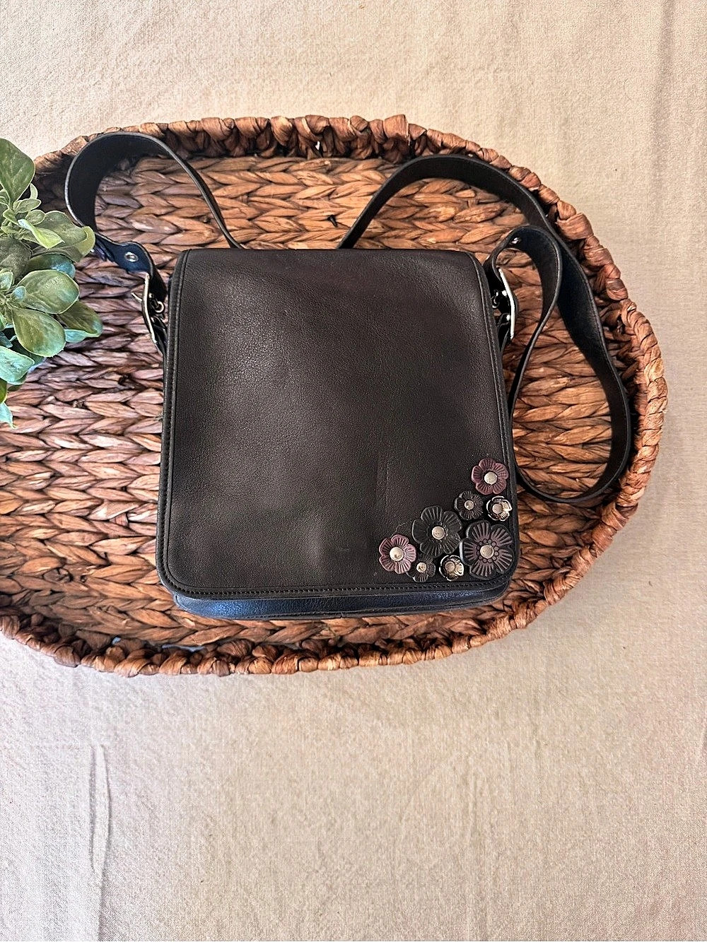 2004 Black Legacy Studio Flap Crossbody 9935 with Tea Roses C040-9335